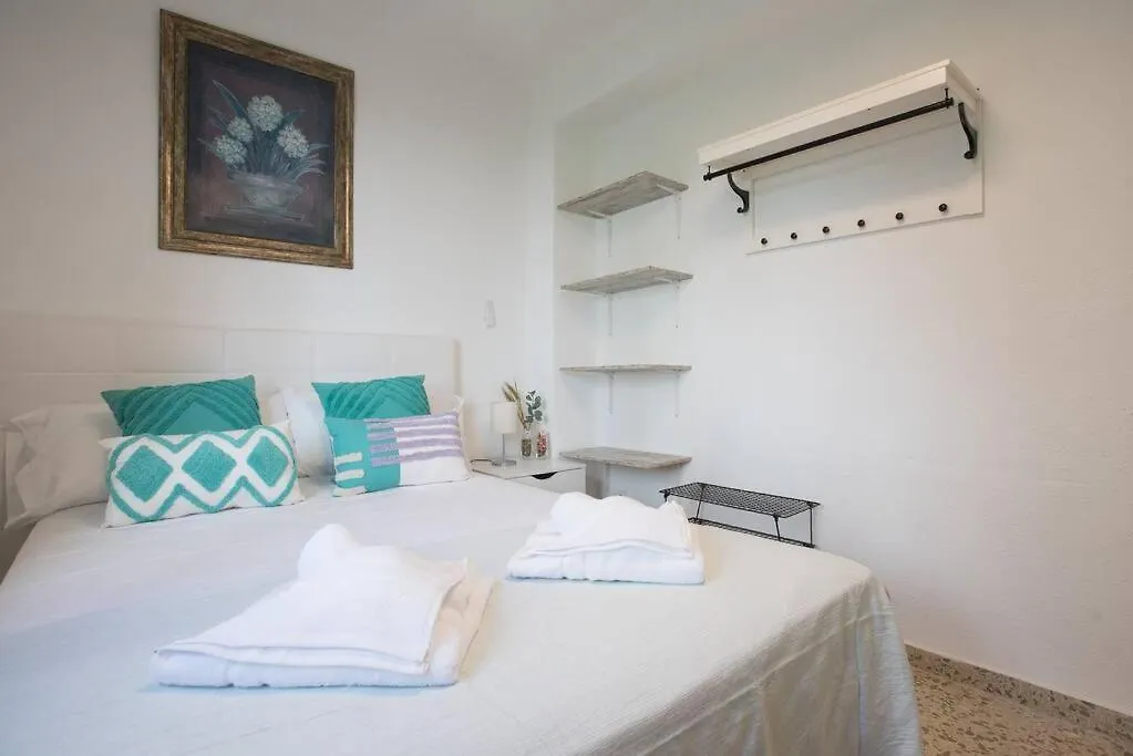 Kontakte von Cepero Malaga Center Habitacion 4